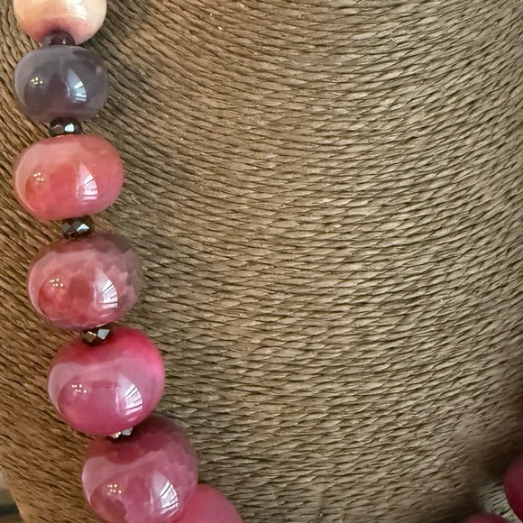 Amy Kahn Russell Pink Agate and Sterling Silver Necklace - Picture 3 of 12